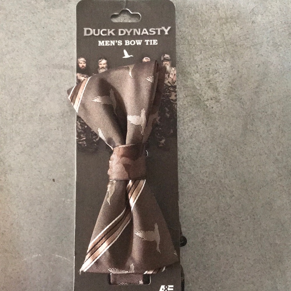 Duck Dynasty Brand Bow Tie